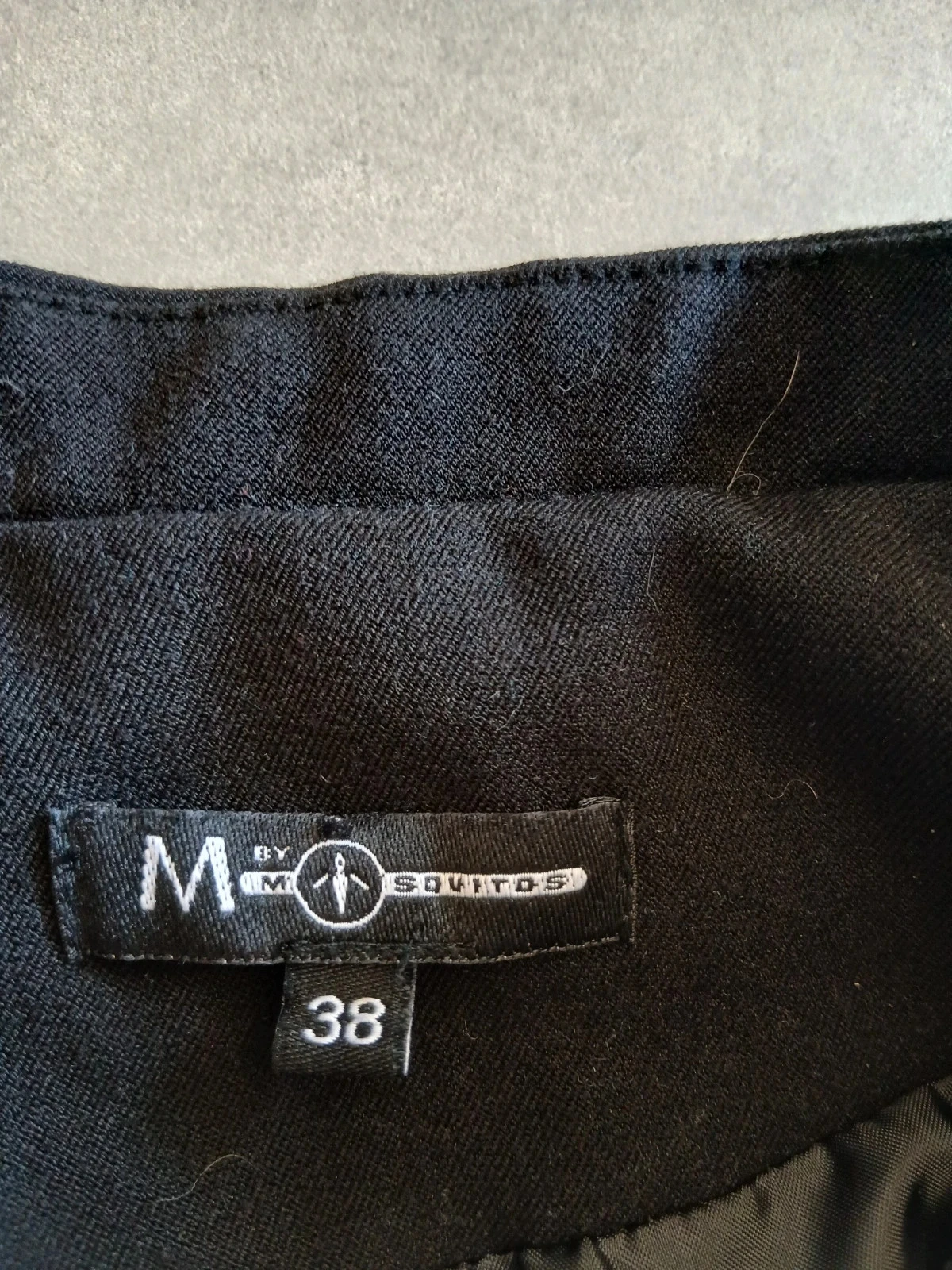 Vestido preto chique M by Mosquitos - Detalhes prateados - Tamanho 38 – photo 4